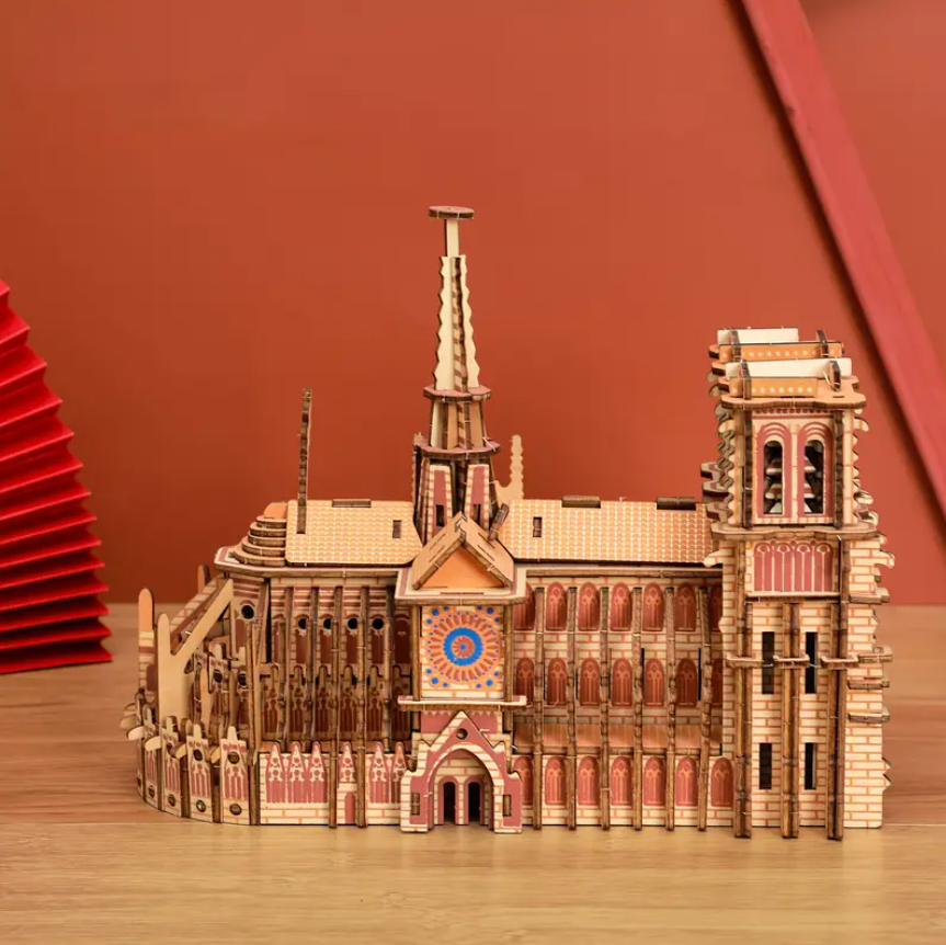 🪵 Katedralja e Parisit - Puzzle 3D prej Druri